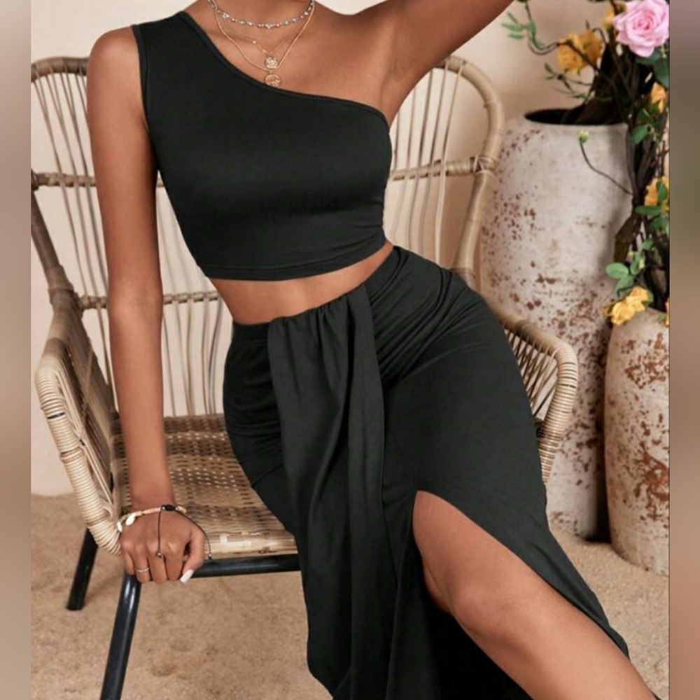 One-shoulder Crop/Skirt Set